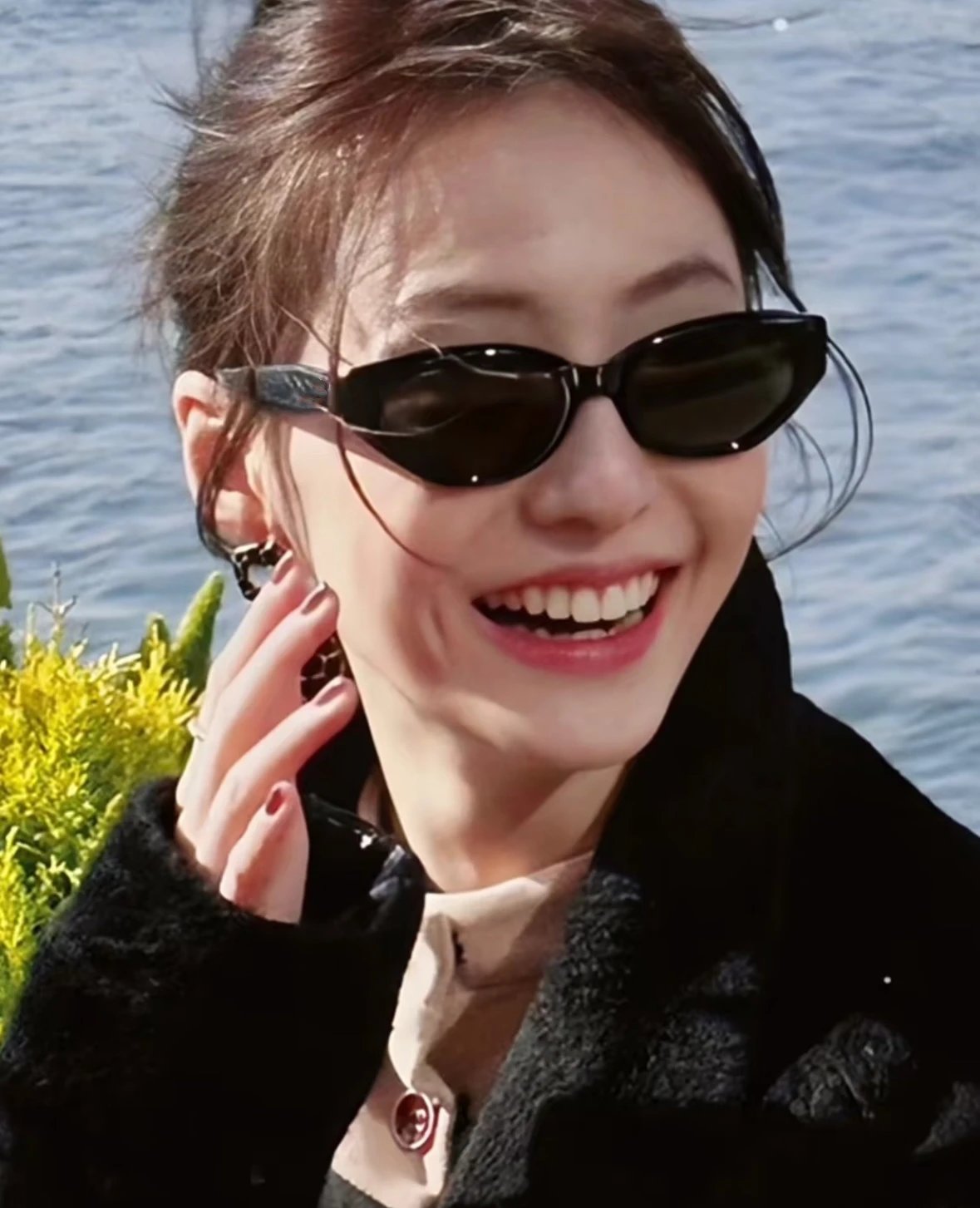 猫眼女款墨镜尼龙镜片三类透射比UV40099.9%防紫外线