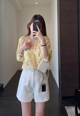 超显白小V领钻链时髦氛围感亚麻印花显瘦薄衫