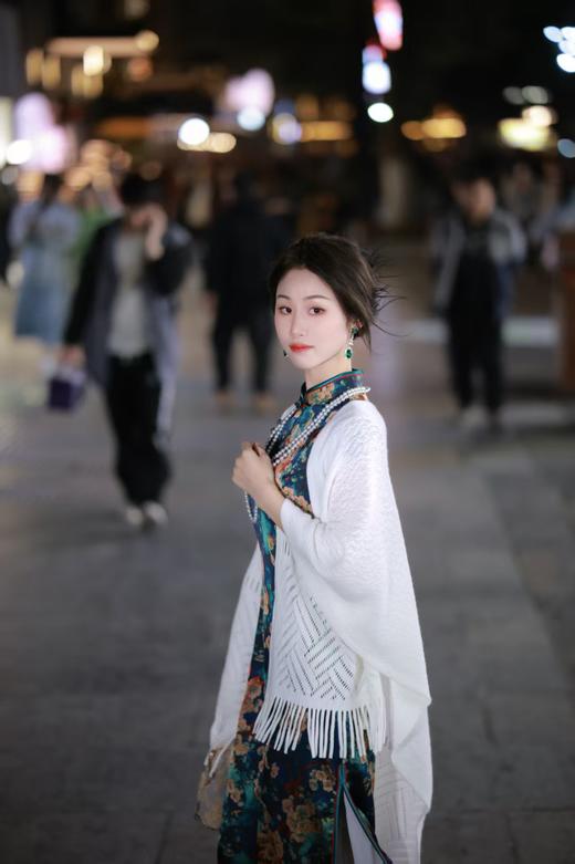 【素溢】时尚百搭针织流苏披肩米白色 商品图1