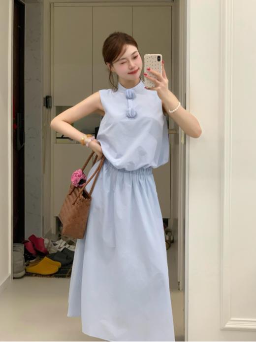 👏【乔欣同款】今夏C位套装已就位❗️官网1400+ ❗️【AUChris淡蓝色立体书页花苞无袖背心半裙套装53580👍】 😍尽显浪漫随性~活力十足 商品图2