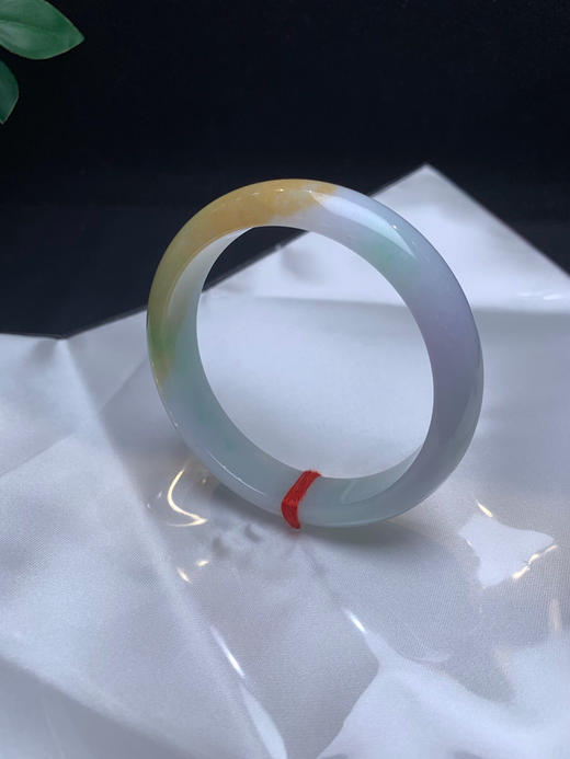 620304，58黄加绿正圈手镯，黄翡飘些清新绿，局部还透些浅紫 商品图4