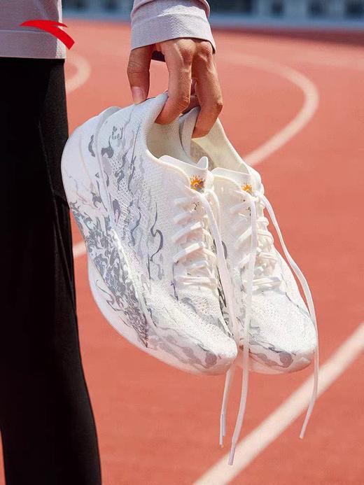 Anta安踏 C202 6.0 “拨云见日” 舒适时尚 潮流防滑耐磨 低帮竞速跑步鞋男款112535575 商品图2