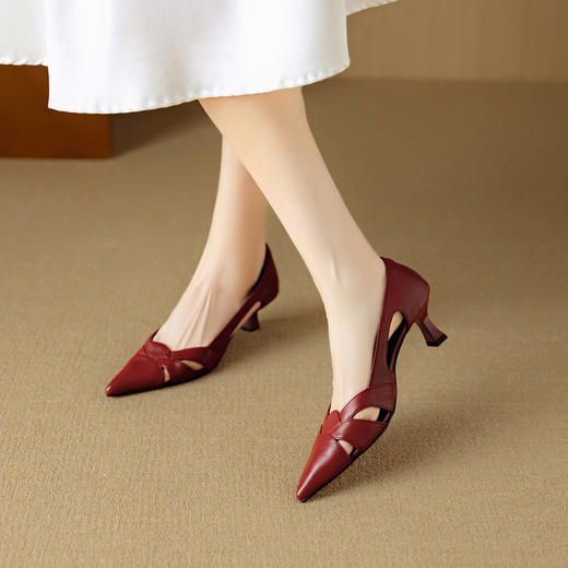 【预售5天】法式羊皮镂空单鞋女夏季新款尖头真皮高跟凉鞋DB&M6389 商品图0