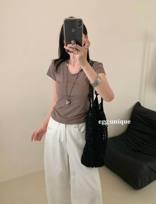 ♥️改版几十次❗又显身材又显瘦的U领T❗𝟏𝟑色任选❗【𝐞𝐠𝐠.𝐮𝐧𝐢𝐪𝐮𝐞 U领瘦瘦T恤】📷:260g高克重棉，🦊简单基础的正肩版型 , ✨好穿 好搭 不束缚❗ 商品图9