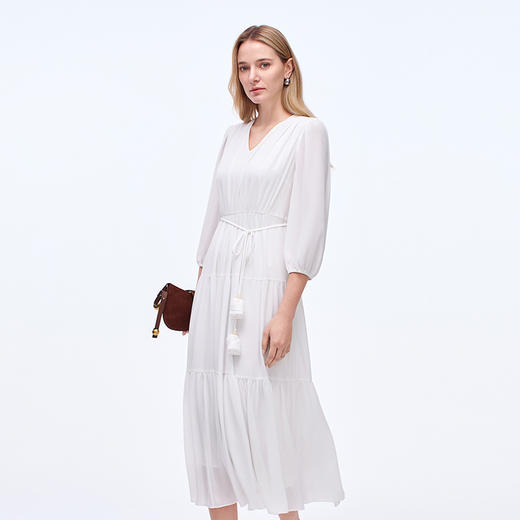 EITIE爱特爱舒适压褶宽松a字系带收腰显瘦连衣裙2025秋季新款8307001 商品图3