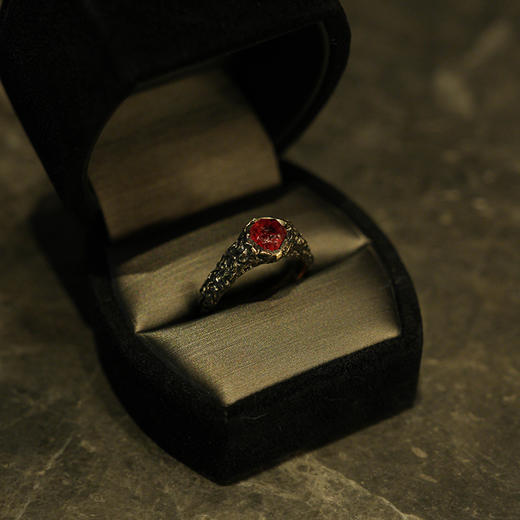 【高级珠宝】绮梦系列 | 绮梦暗夜戒指 商品图1