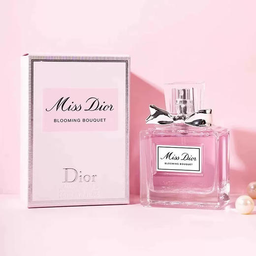 预售5-7天～迪奥甜心50ml+车挂两件套  花漾甜心香水50ml+车载香薰挂件 配限量礼盒礼袋 精致伴手礼节日礼物 商品图4