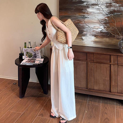 西遇法式气质套装女春夏新款V领无袖背心宽松阔腿裤两件套SS150320 商品图3