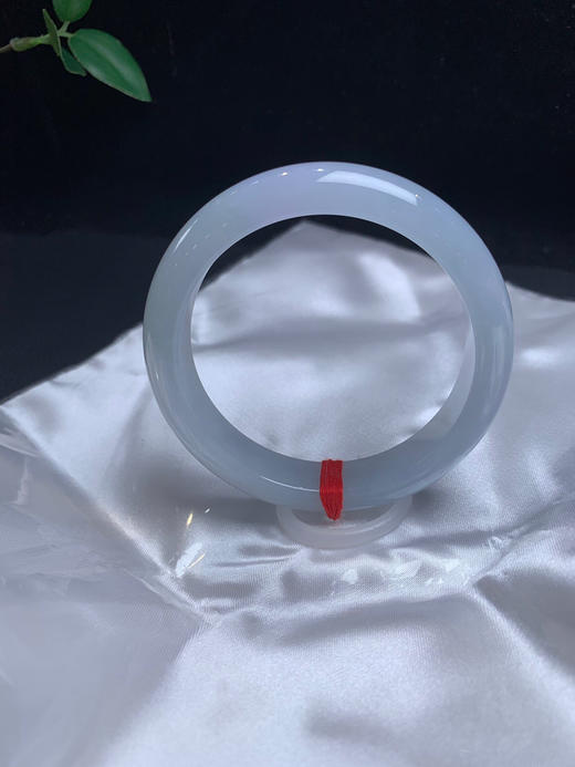 620305，56.5淡紫底手镯 ，淡淡的紫底，清新秀气 润润的 商品图1