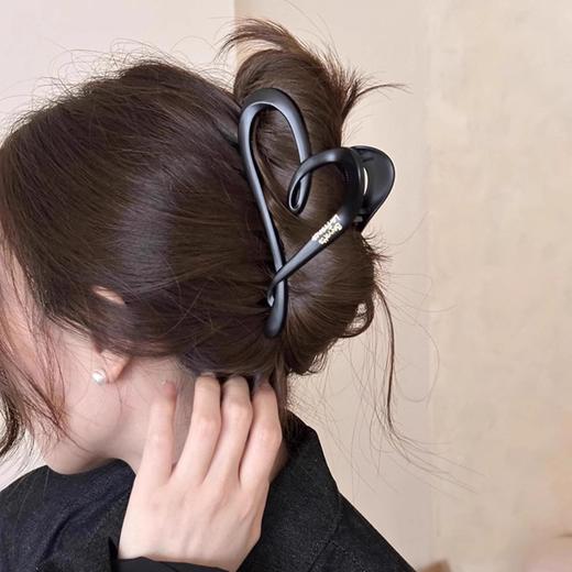 雀说 【2件】爱心云朵抓夹高级感后脑勺发夹气质鲨鱼夹发饰F104 商品图8