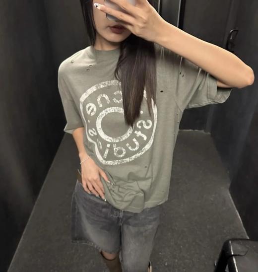 夏日必备  贸y公司   徽标破洞短袖T恤   做旧圆领短袖T恤  男女同款 商品图2