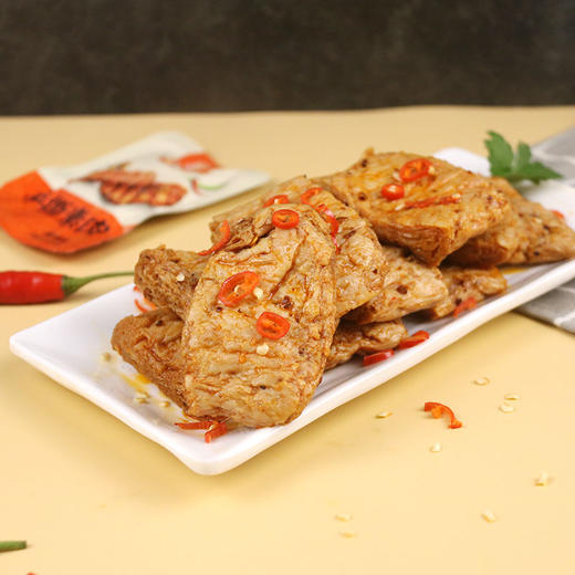 王麻婆手撕素肉500g/袋装 一袋四个口味 （香卤味、辣子鸡味、黑鸭味、麻辣味） 商品图1