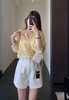 超显白小V领钻链时髦氛围感亚麻印花显瘦薄衫 商品缩略图3