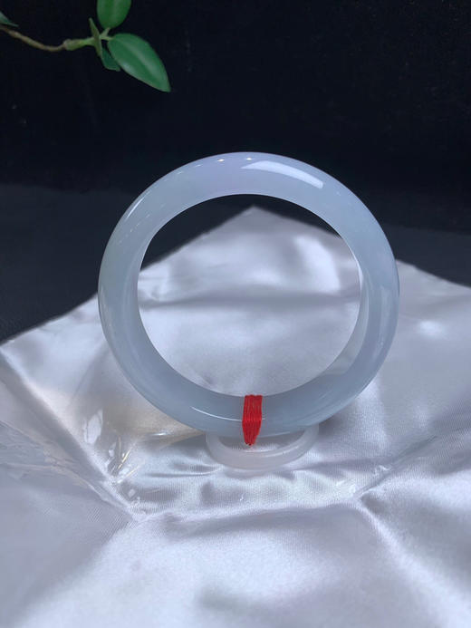 620305，56.5淡紫底手镯 ，淡淡的紫底，清新秀气 润润的 商品图0