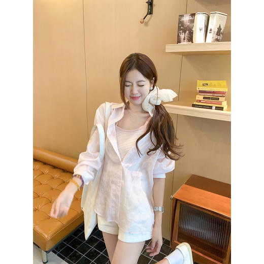 <曾小咸推荐>韩版粉色长袖衬衫条纹背心套装 商品图1