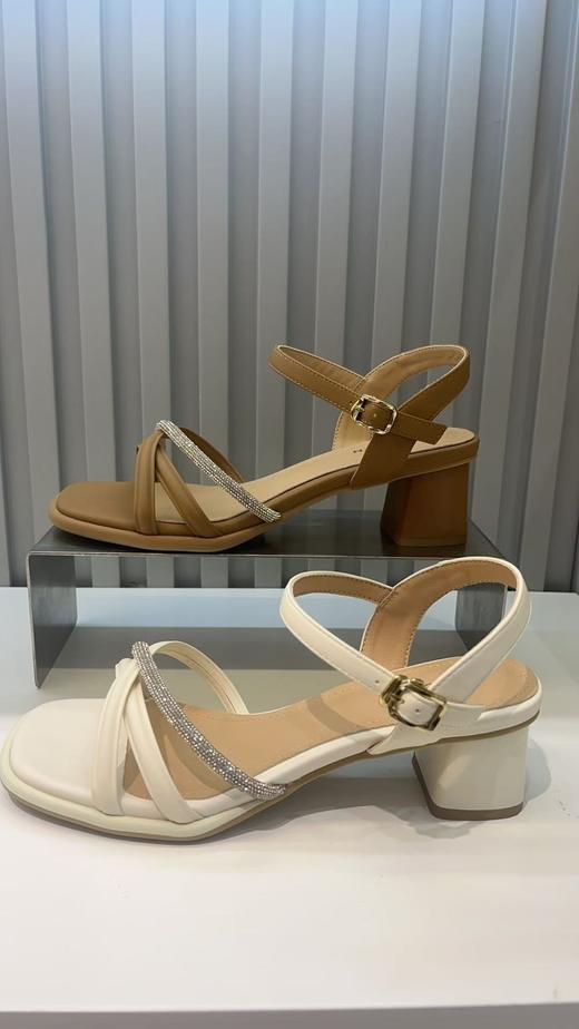 2F飞鸵女款凉鞋 商品图0