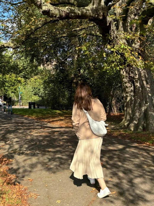 代工直出❗【lulu家新款牛角包🥐】超轻超能装！男生女生都好背❗️凹造型➕解放双手神器😎随意慵懒风 商品图10