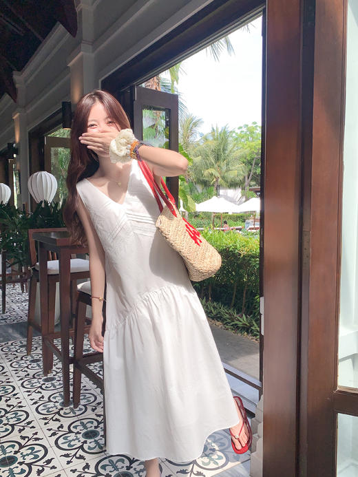 【折后再享2件88折】最后一波现货！度假风无袖V领连衣裙 日常229.99/件 立减80 秒杀149.99/件！！ 商品图7