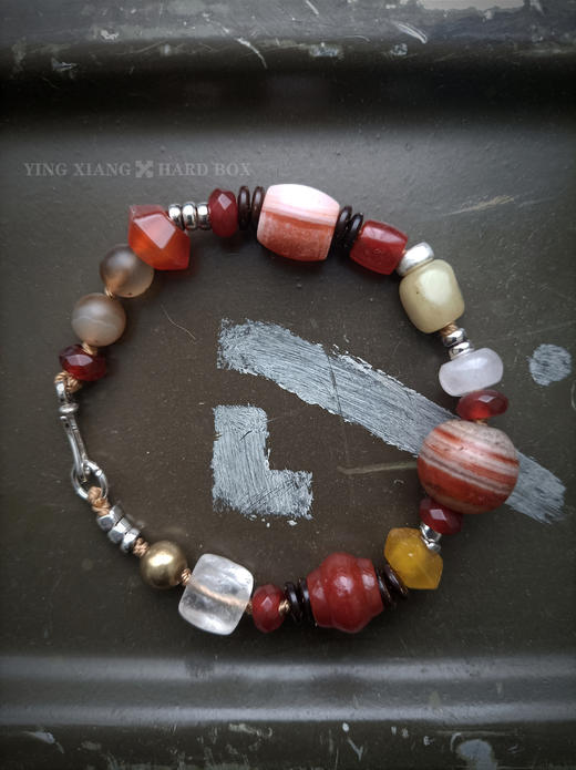 原创【风格～孤品手作】红色老玛瑙琉璃手链｜非7日无理由退换货 商品图1