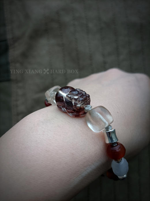 原创【风格～孤品手作】牛血胶花貔貅手链｜非7日无理由退换货 商品图3