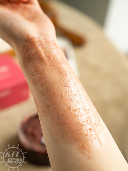 古希腊掌管抛光的神❗【ROOTH乌木玫瑰磨砂膏】磨砂+润肤+留香三合一！把鸡皮老角质全搓掉！ 商品图4