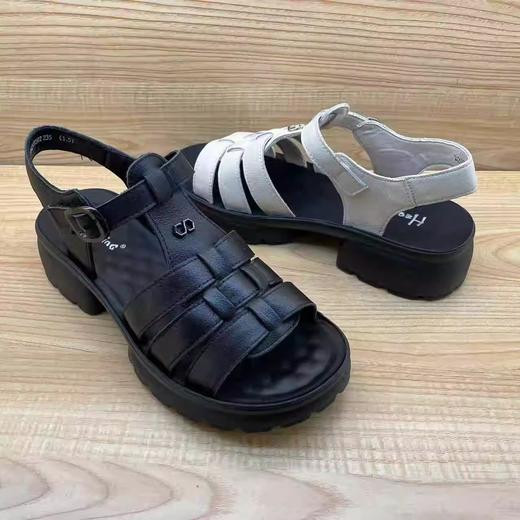 豪行2024年夏季新品时尚休闲低跟简约百搭女凉鞋24203502 商品图3