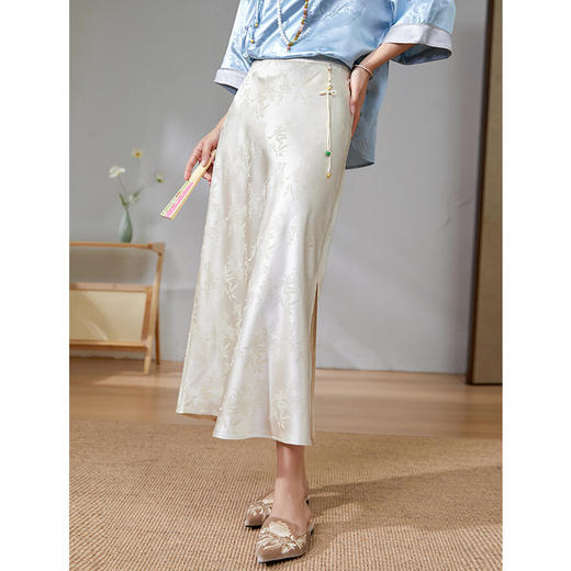 「自」全新升级【铂金会员358/天猫479/差价121】(52135)洛诗琳新中式三醋酸提花半裙2025夏季高腰开叉显瘦国风半裙 商品图0