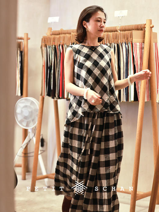 PETIT SCHAN小闪 CLO#852 Magic Carpet's Password 神毯的密码 一千零一夜纯亚麻格纹斜裁无袖上衣 商品图3