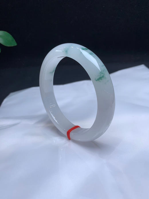 620317，59.2飘花手镯，清新白底。飘一截蓝花，润润的，干净清爽 商品图2