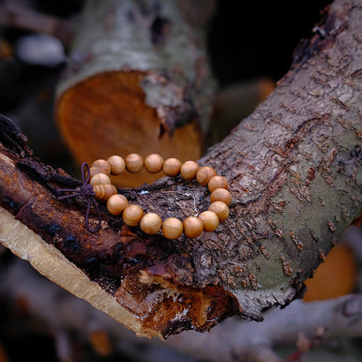 【陌上桃木系列-桃木手串】最早的一批桃树进入了老树期老树基本不会长桃子 伐掉之后的老桃树制作的桃木手串带自然木纹 美观大方 顺丰发货 商品图3