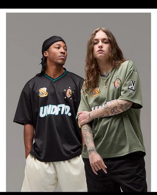UNDEFEATED SS25 五条杠Logo运动徽标图案短袖足球俱乐部球衣 男女同款 商品图3