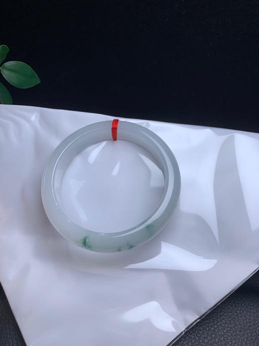 620317，59.2飘花手镯，清新白底。飘一截蓝花，润润的，干净清爽 商品图4