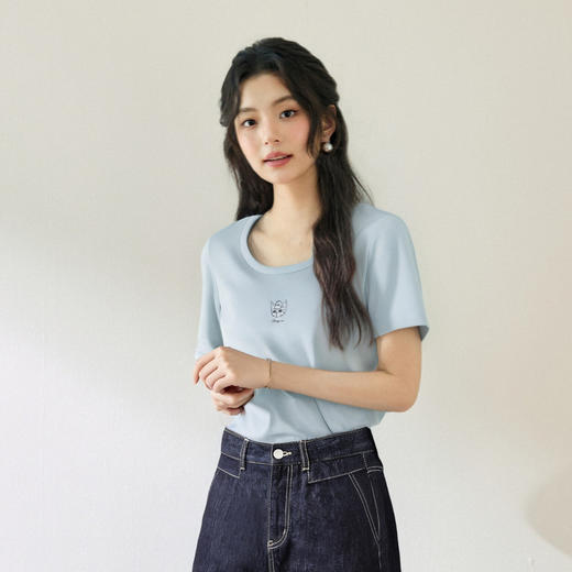 【商场同款】诗凡黎【萌宠系列】诗凡黎蓝色U领正肩T恤2025夏新款薄款上衣3G4600641 商品图2