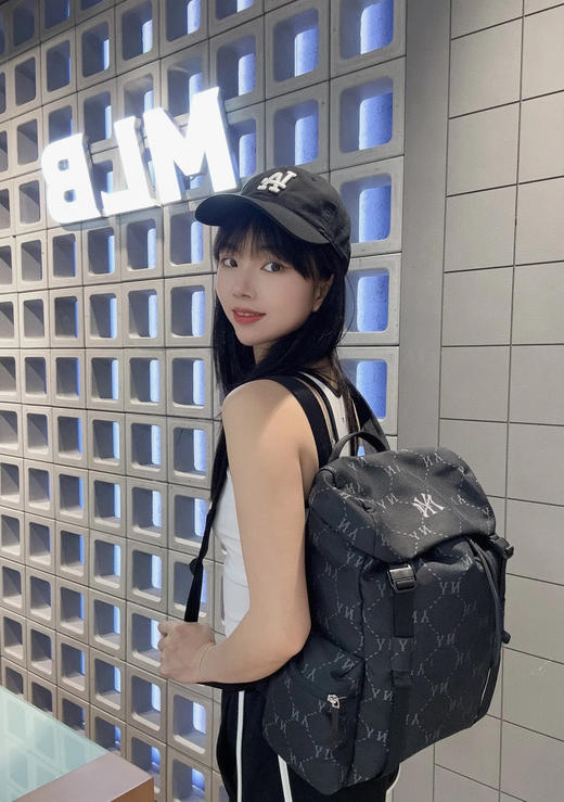 直发【MLB正品授权】 实体1000+  颜值出众 钻石满印老花双肩包 商品图4