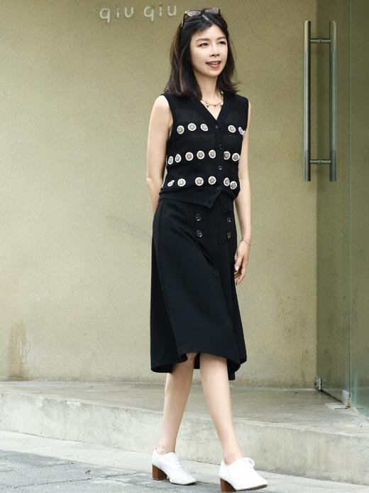 TYNVIE 花卉钩编贴花透视针织背心 - 黑色 商品图10