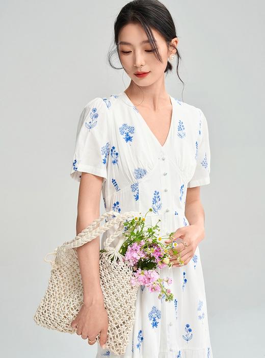 重工刺绣花朵薄棉透气法式简约V领收腰显瘦气质连衣裙 商品图12