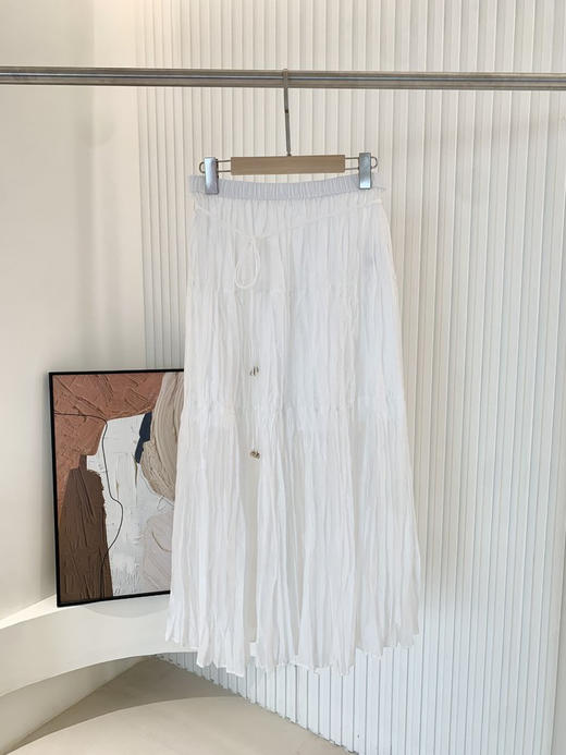 【白月光】乱褶肌理松紧腰长款半裙 面料垂坠 轻质好穿 无序烫褶 在裙摆间形成充满呼吸感的立体雕塑 自然中腰松紧弹力设计 友好包容腰腹 宽松A字蛋糕裙型 商品图8