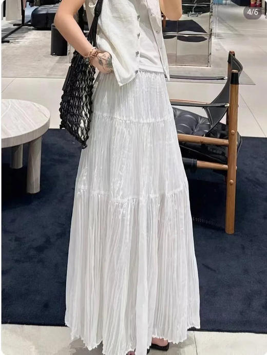 【白月光】乱褶肌理松紧腰长款半裙 面料垂坠 轻质好穿 无序烫褶 在裙摆间形成充满呼吸感的立体雕塑 自然中腰松紧弹力设计 友好包容腰腹 宽松A字蛋糕裙型 商品图3