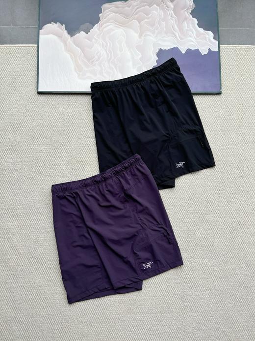 点此购买 始祖鸟VEILANCE ARGAND SHORT男女款透气休闲短裤 jj 322731 商品图8