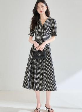 知性法式轻奢黑白格纹V领绑带收腰显瘦天丝棉质A字连衣裙