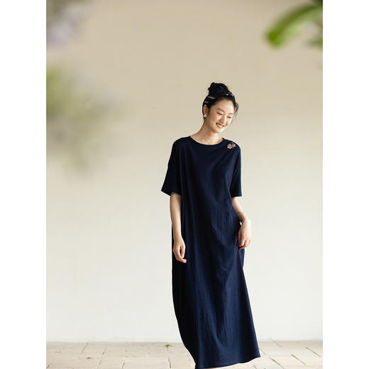 牧衣游原创 手工刺绣酵洗32支纯棉连衣裙靛蓝色随性宽松长裙 朝暮 商品图1