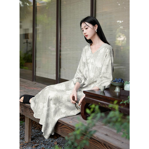 三彩【绿阴幽草】2025夏季新款家居服睡裙V领九分袖长裙可外穿C 商品图3