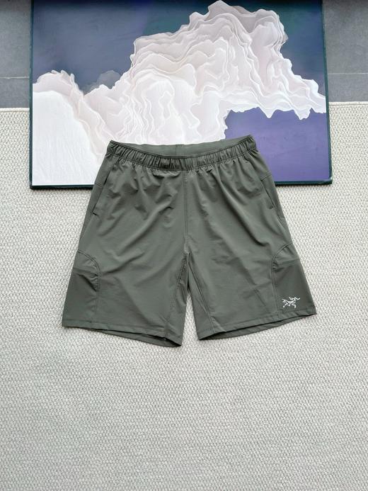 点此购买 始祖鸟VEILANCE ARGAND SHORT男女款透气休闲短裤 jj 322731 商品图5