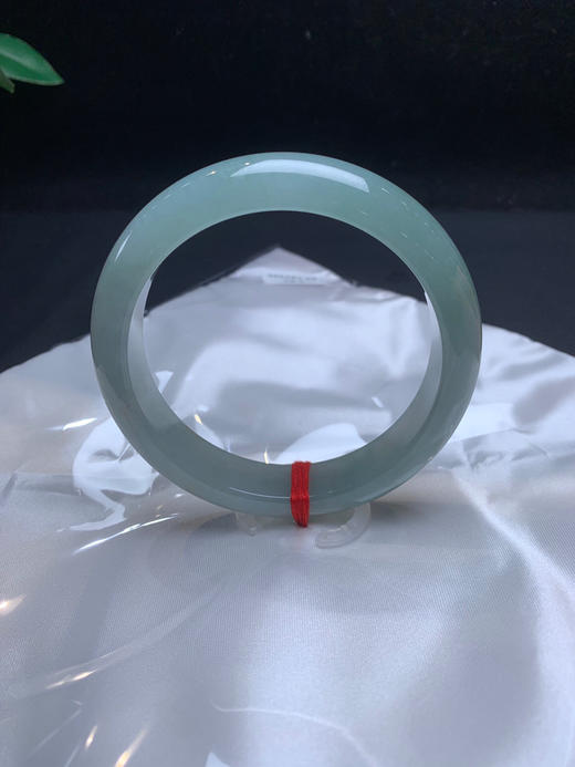 620314， 58.5晴底色手镯，整条带晴底色，底妆均匀干净 商品图0