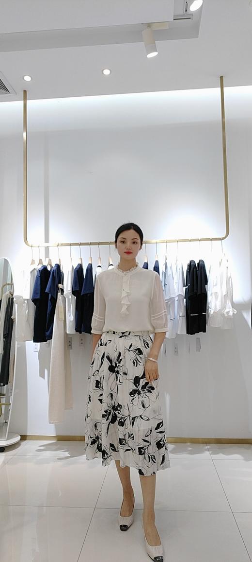 589503黑  白 雪纺印花百搭半裙，飘逸透气凉爽，抗皱（购物请备注颜色） 商品图3