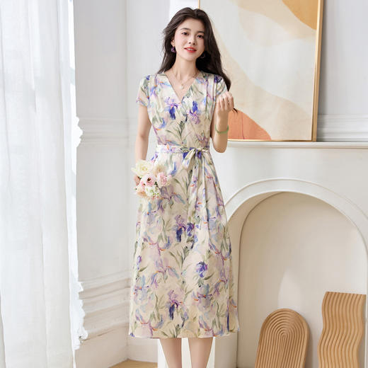 丁摩时尚真丝连衣裙新款夏季V领系带印花收腰桑蚕丝碎花长裙AL25038 商品图1
