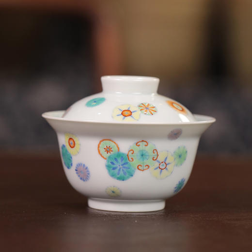 【忘言】斗彩皮球花折沿茶碗 盖碗 曰何文人器 商品图0