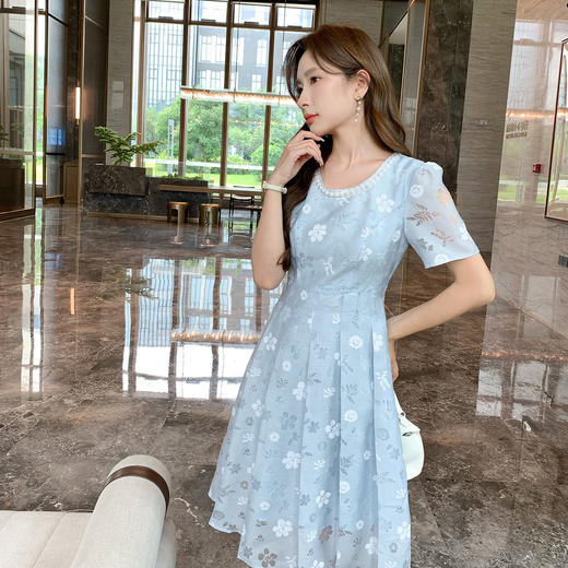 奢姿大码女装2025年夏季胖妹妹印花轻奢时尚优雅修身显瘦连衣裙9952869847 商品图1