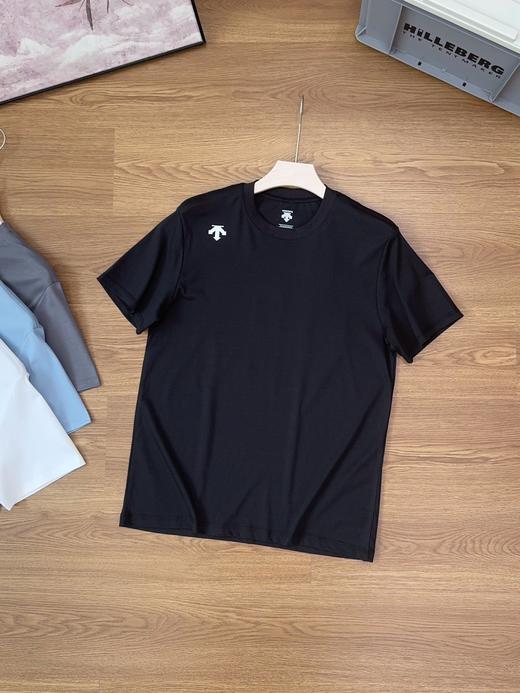 点此购买 迪桑特夏季男士日常通勤短袖T恤 jj 322673 商品图3