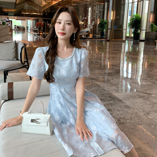 奢姿大码女装2025年夏季胖妹妹印花轻奢时尚优雅修身显瘦连衣裙9952869847 商品图2